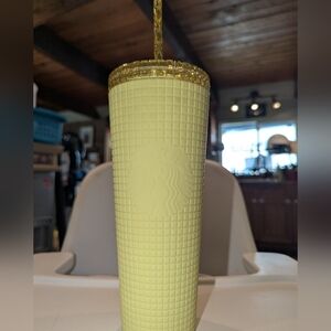 *PRICED TO SELL* Starbucks 24oz Textured Yellow Tumbler